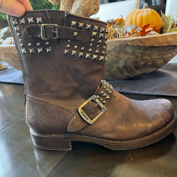 FRYE Distressed boots- SZ6.5 - Picture 5 of 6